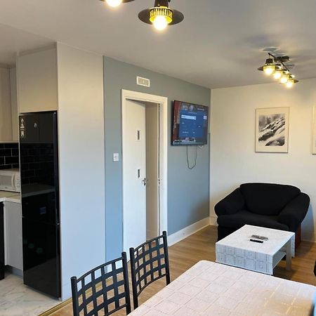 2 Double Bedrooms Apartment Near Airport & Town Dublín Exterior foto